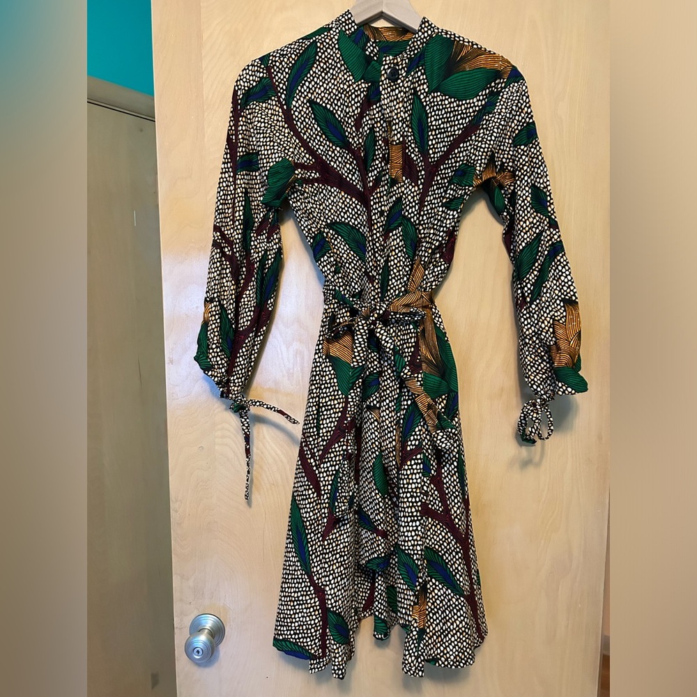 BEAUTIFUL Besida dress with removable belt and pockets! Size S